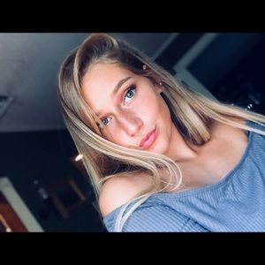 Meet your Posher, Elizabeth